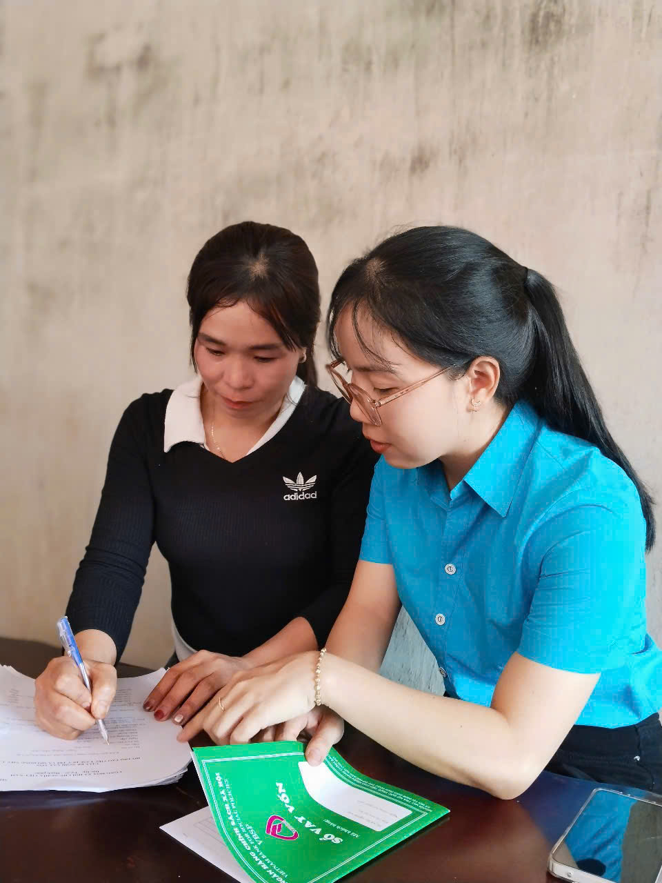 TỔ TRƯỞNG TỔ TIẾT KIỆM VÀ VAY VỐN CÁNH TAY NỐI DÀI CỦA NHCSXH